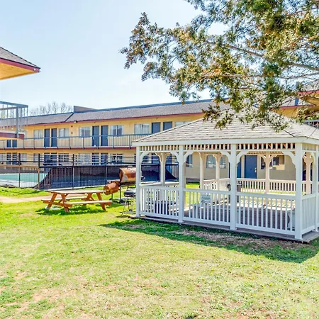 Castle Inn & Suites By Oyo Chickasha